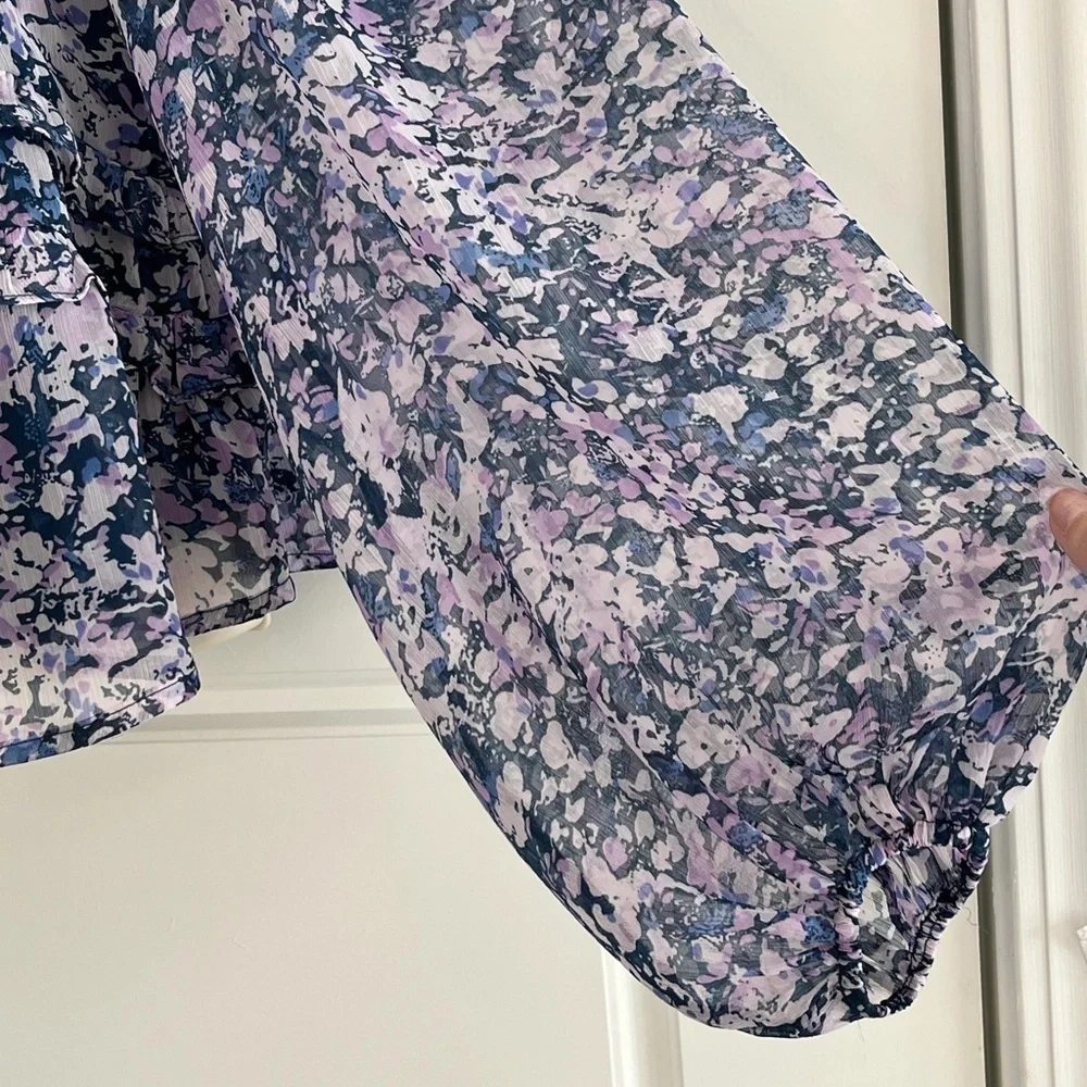 Abercrombie & Fitch Women's XS Purple Floral Sheer Sleeve Ruffle Blouse Romantic